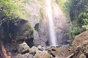 Curug Nangka, Air Terjun Tersembunyi di Tengah Hutan Tropis Bogor