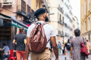 Merek Tas Ransel Pria yang Menawarkan Kombinasi Desain Modis & Fungsionalitas